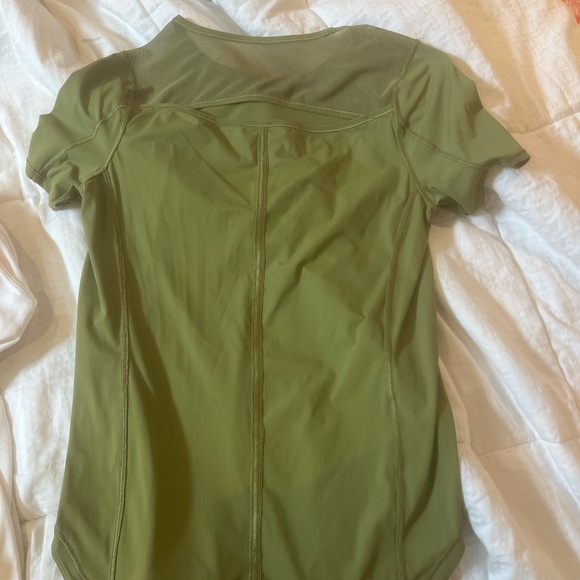 Lululemon shirt - Picture 2 of 3